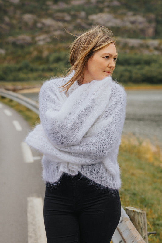 Helga swearter light - ENG